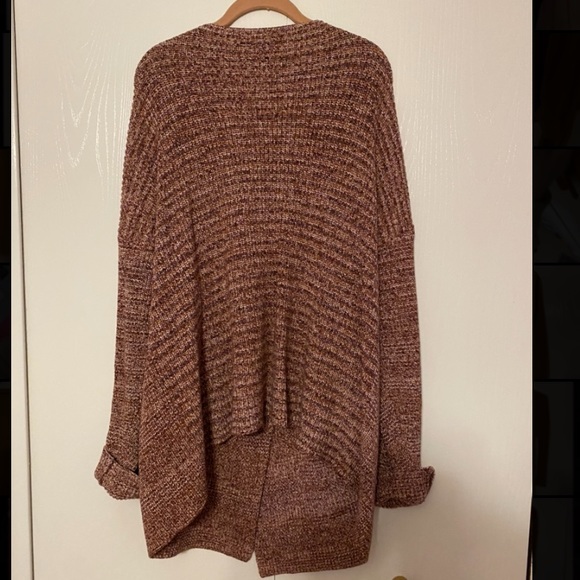 Oversized Open Back Sweater - Picture 1 of 2